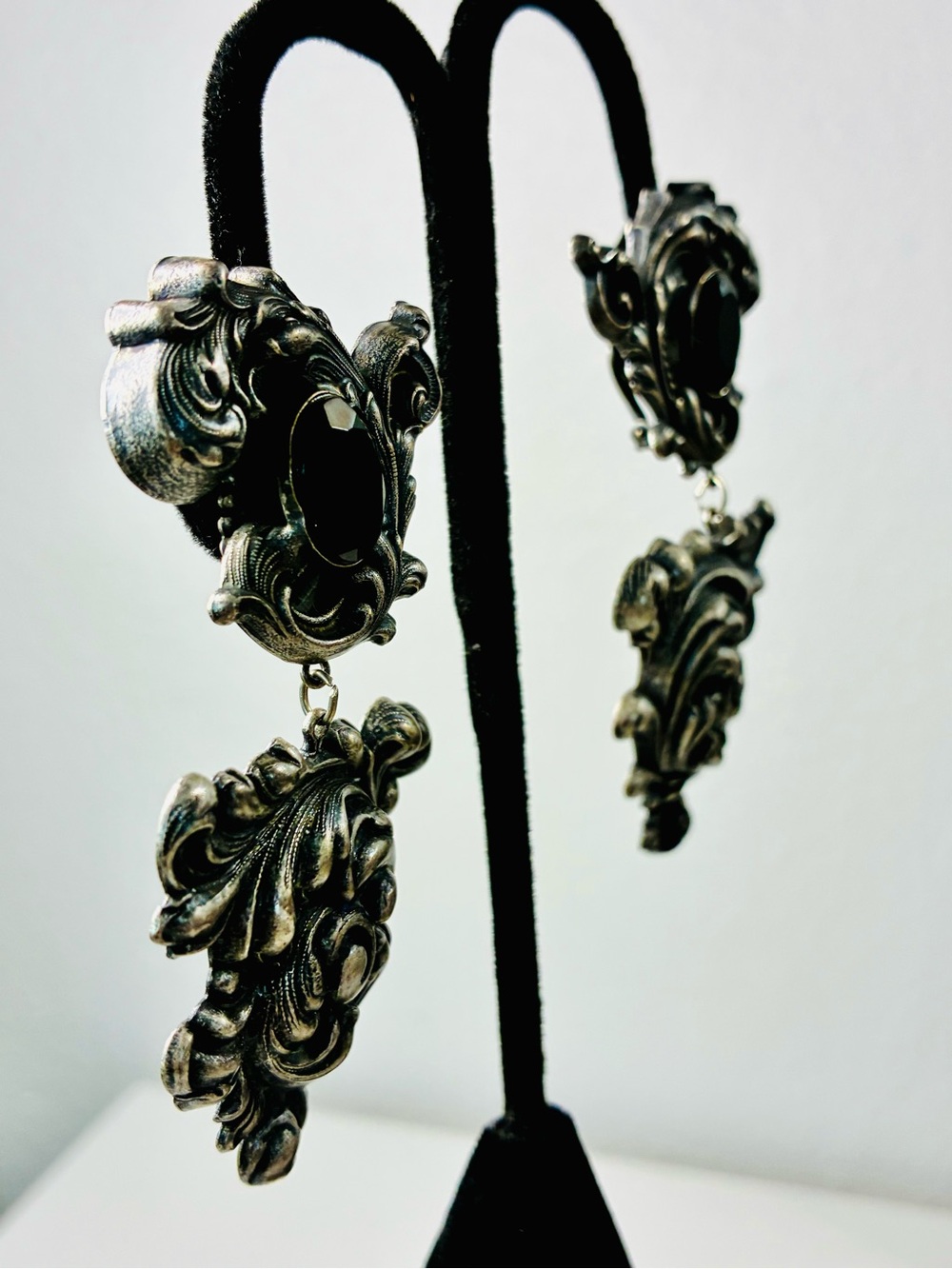 Banana Bob Baroque Scroll Drop Clip Earrings Black Faceted Cabochons 90s Runway - Picture 7 of 12